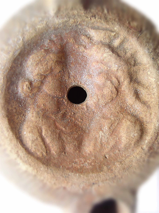 Oil-lamp with an image of Isis and Sarapis